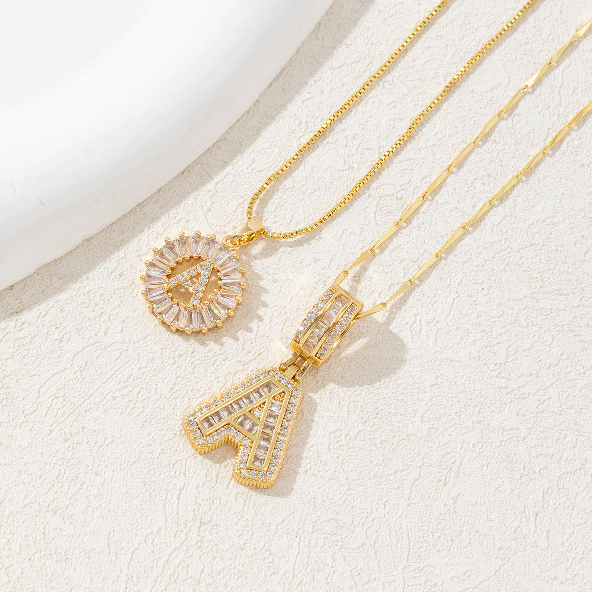 Letter Necklace 14k Gold Plated Bling Dainty Necklaces Trendy Chunky Custom Name Necklace Personalized Round Circle Pendant Zirconia Letters Name Crystal Jewelry Gifts for Women