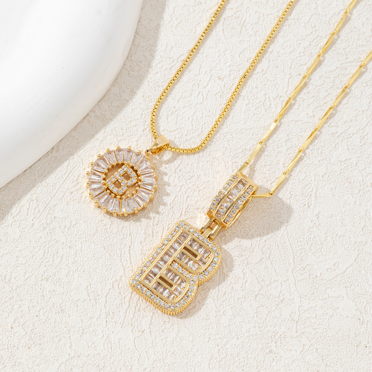 Letter Necklace 14k Gold Plated Bling Dainty Necklaces Trendy Chunky Custom Name Necklace Personalized Round Circle Pendant Zirconia Letters Name Crystal Jewelry Gifts for Women
