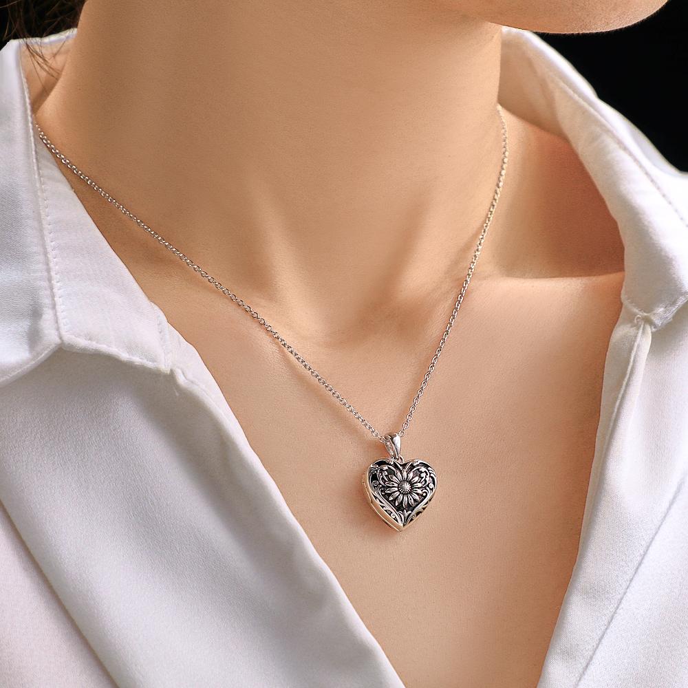 Personalized Photo Heart-Shaped Locket Necklace Retro Flower Pendant Jewelry For Her