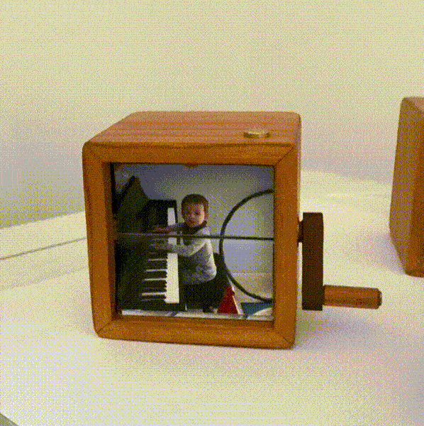 Custom Photo Flipbook Frame Animation Machine Mechanical Hand-cranked Photo Album with Light Black Walnut Baby Photo Cube Frame Creative Gift