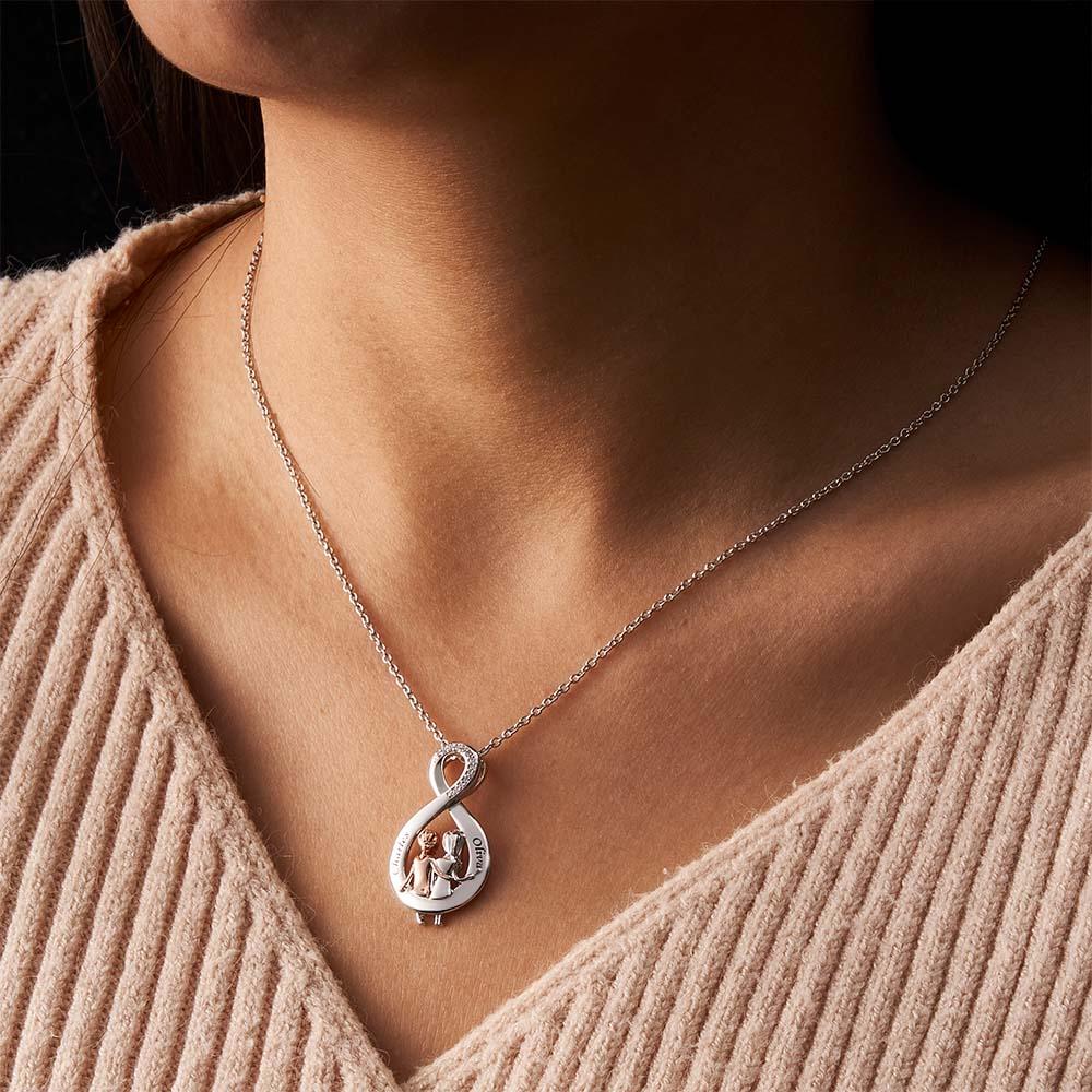 Elegant Engraved Zircon Necklace Sister Sitting Together Pendant Mother's Day Gift