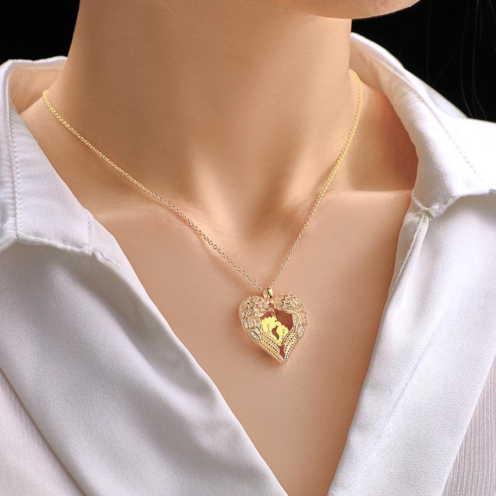 Engravable Angels Heart Necklace Lovely Feet Design Pendant Mother's Day Gifts
