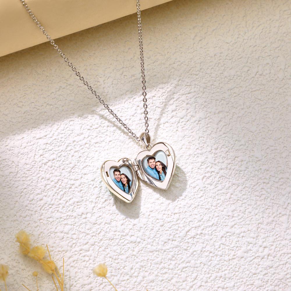 Personalized Photo Heart-Shaped Locket Necklace Retro Flower Pendant Jewelry For Her