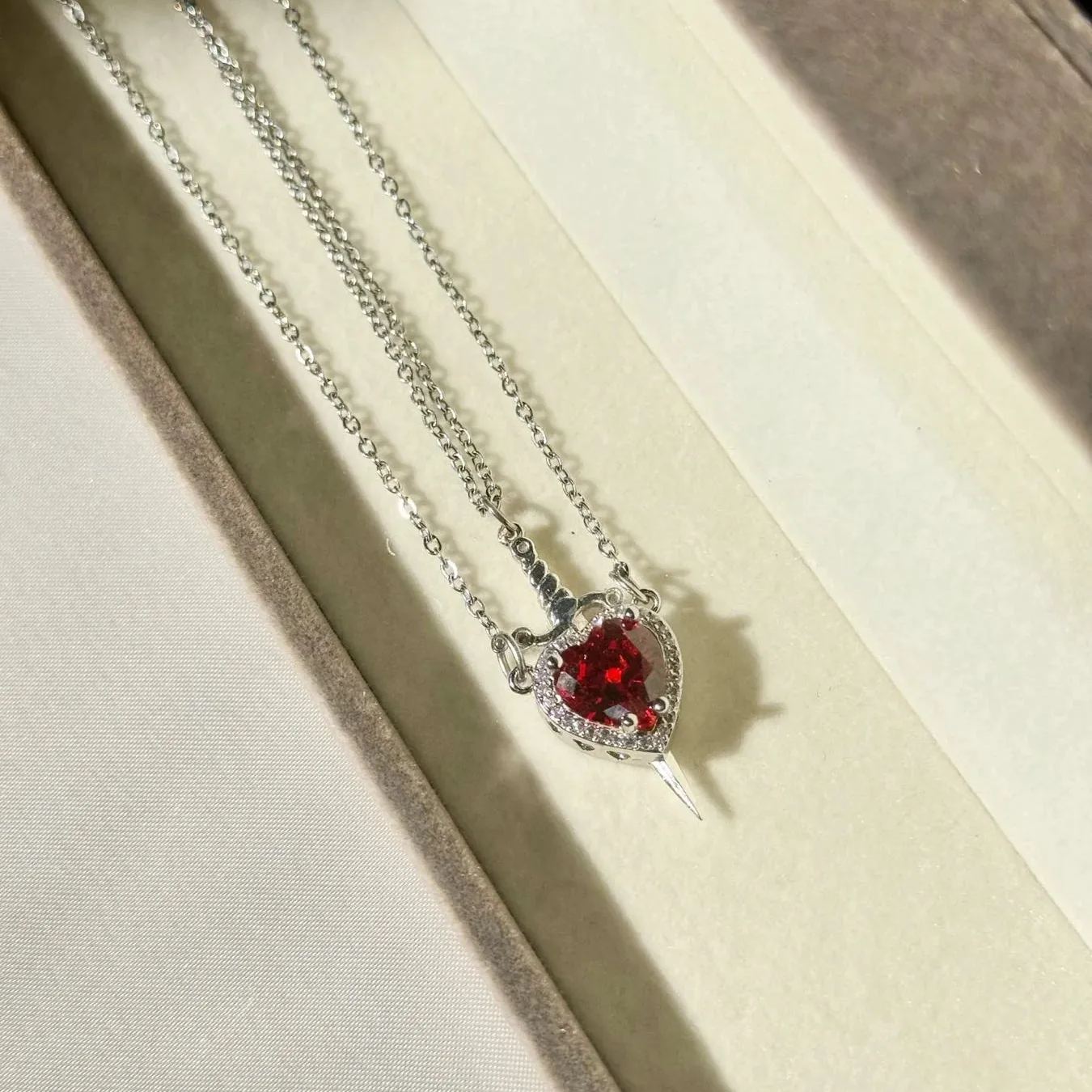 An Arrow Through The Heart Necklace Couple Necklace Set Heart-Shaped Necklace The Best Gift For Couples On Valentine's Day